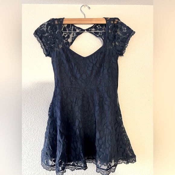 Abercrombie & Fitch Lace Mini Dress Size Small in Navy Blue - Picture 1 of 5